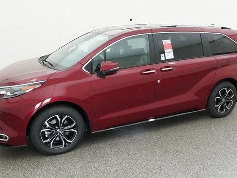 New 2026 Toyota Sienna Platinum image 2