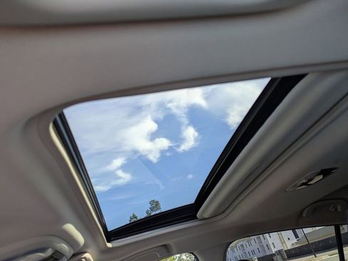 Used 2024 Subaru Crosstrek 2.5i Limited w/ Crosstrek Mirror Package image 17