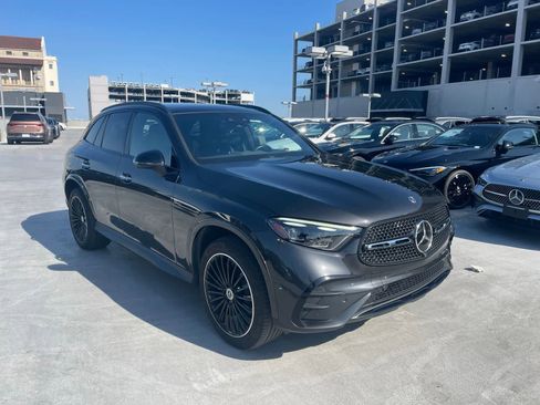 Used 2023 Mercedes-Benz GLC 300 4MATIC image 2