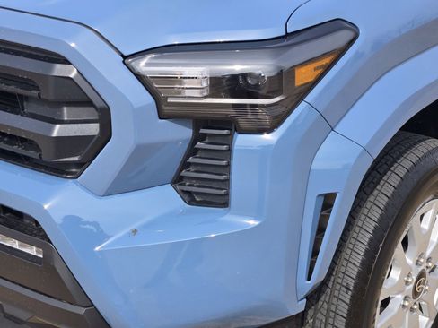 New 2026 Toyota Tacoma SR5 image 9