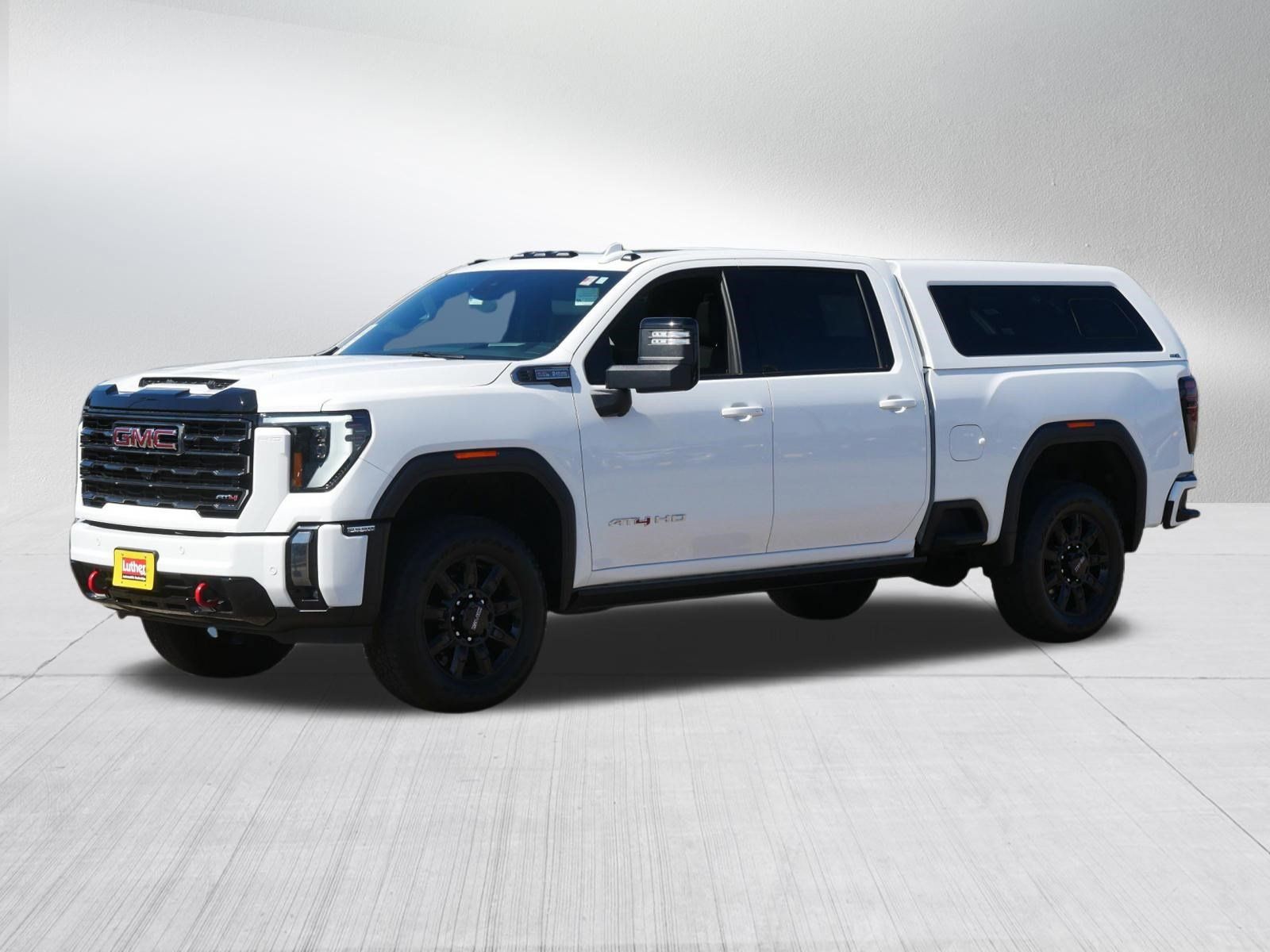 Used 2024 GMC Sierra 2500 AT4 w/ AT4 Premium Plus Package AWD/4WD image 3