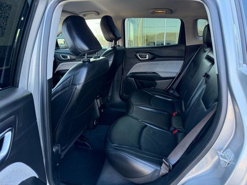 Used 2022 Jeep Compass Latitude image 21