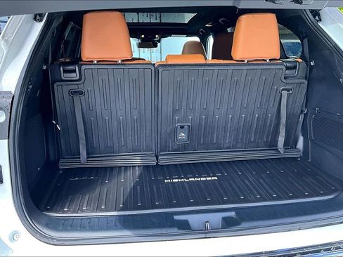 Used 2023 Toyota Highlander Platinum AWD/4WD image 25