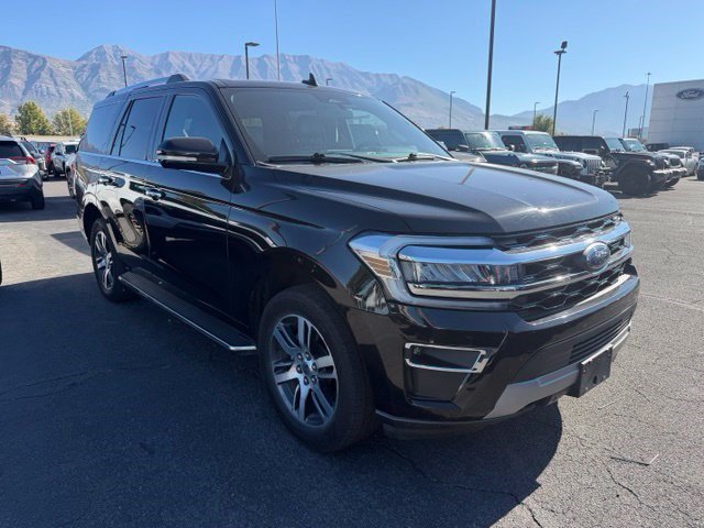 Used 2022 Ford Expedition Limited AWD/4WD image 3