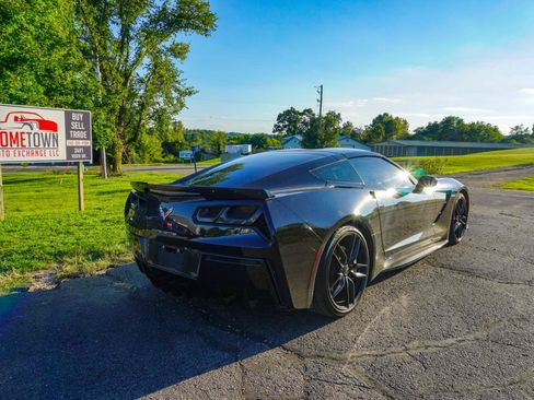 Used 2016 Chevrolet Corvette Stingray Coupe RWD image 3