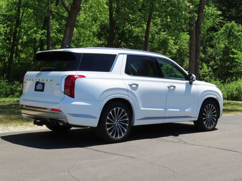 Used 2023 Hyundai Palisade Calligraphy AWD/4WD image 3