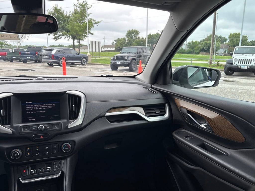 Used 2020 GMC Terrain SLE w/ Elevation Edition FWD image 43