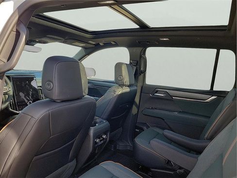 New 2026 GMC Acadia AT4 w/ Luxury Package image 12