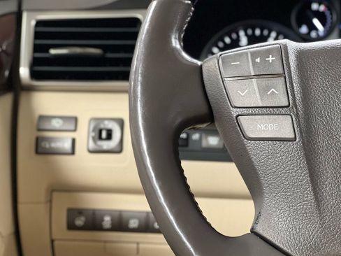 Used 2013 Lexus LX 570 4WD w/ Luxury Pkg image 31