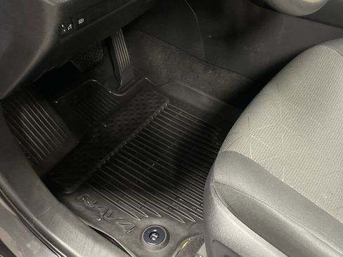 Used 2024 Toyota RAV4 XLE w/ Convenience Package image 17