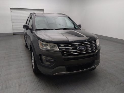 Used 2017 Ford Explorer XLT FWD image 14