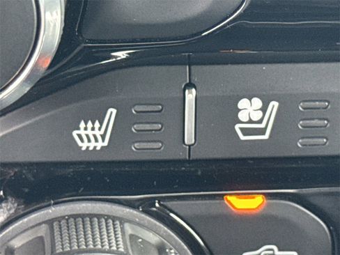 Used 2024 RAM 1500 Laramie image 31