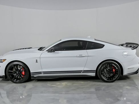 Used 2021 Ford Mustang Shelby GT500 w/ Technology Package image 8
