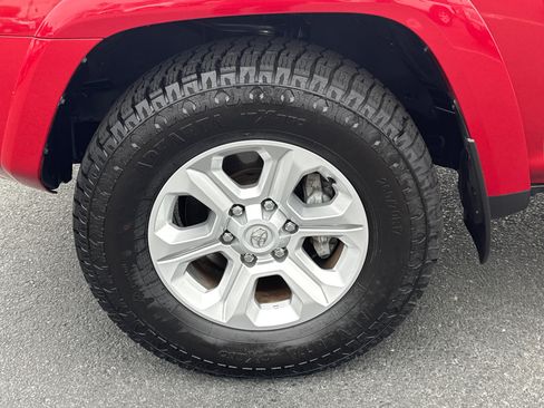 Used 2023 Toyota 4Runner SR5 AWD/4WD image 5
