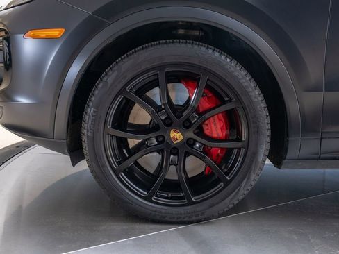 Used 2022 Porsche Cayenne Turbo image 47