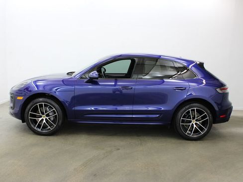 Certified 2023 Porsche Macan AWD/4WD image 2
