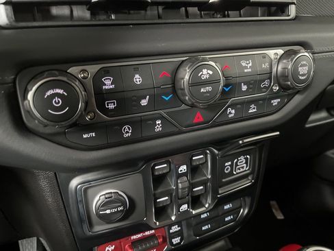 New 2026 Jeep Wrangler Unlimited Rubicon AWD/4WD image 34