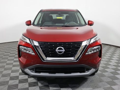 Used 2023 Nissan Rogue SV image 2