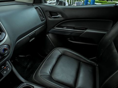 Used 2022 Chevrolet Colorado Z71 AWD/4WD image 27