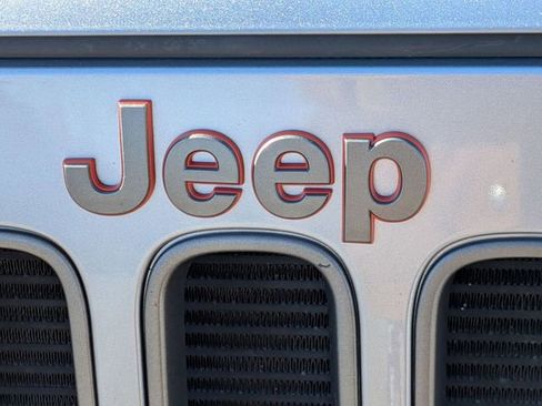 Used 2016 Jeep Wrangler Unlimited Sahara image 9