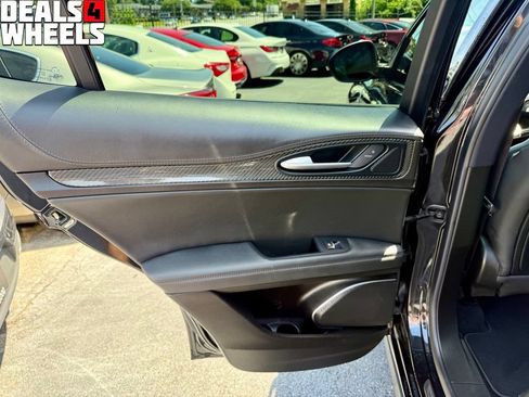 Used 2018 Alfa Romeo Stelvio Quadrifoglio w/ Driver Assist Dynamic Package AWD/4WD image 33