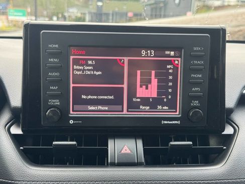 Used 2022 Toyota RAV4 XLE image 22