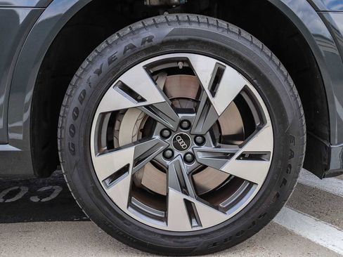 Used 2023 Audi e-tron Premium w/ Convenience Plus Package AWD/4WD image 8