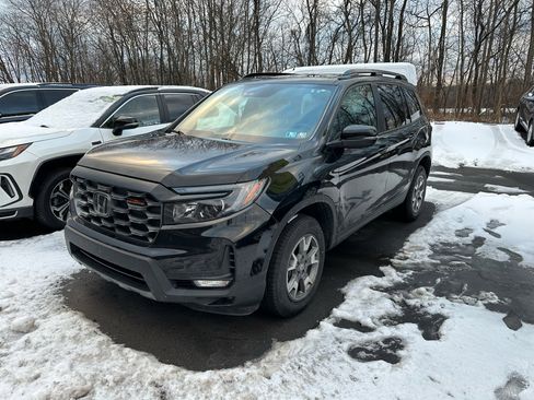 Used 2022 Honda Passport TrailSport image 1