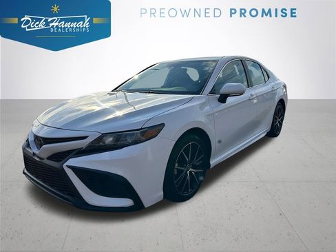 Used 2023 Toyota Camry SE image 1