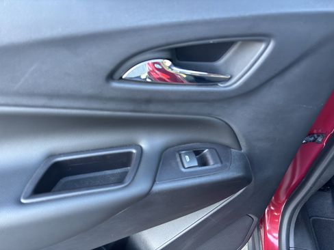 Used 2019 Chevrolet Equinox LT image 16