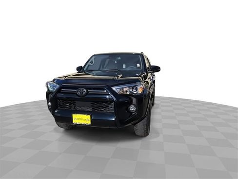 Used 2023 Toyota 4Runner SR5 Premium image 3