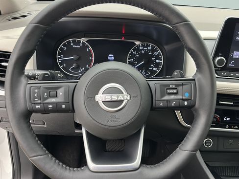 Used 2023 Nissan Rogue SV w/ SV Premium B Package AWD/4WD image 16