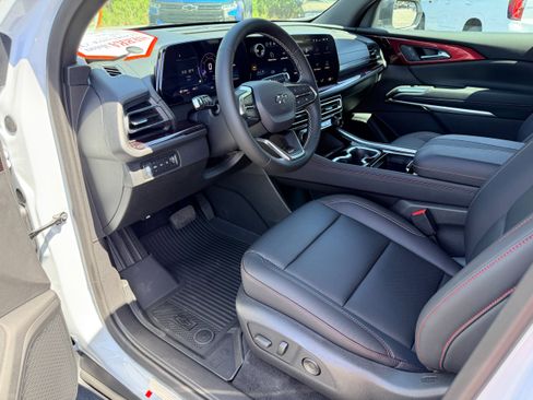 New 2026 Chevrolet Traverse Z71 w/ Driver Confidence Package AWD/4WD image 9