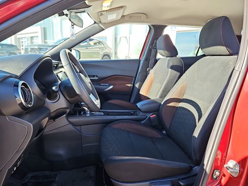 Used 2021 Nissan Kicks SR image 9