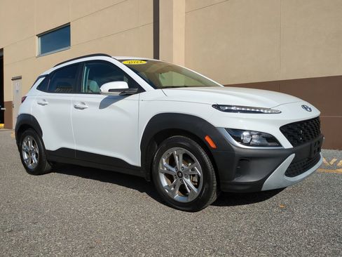 Certified 2022 Hyundai Kona SEL image 2