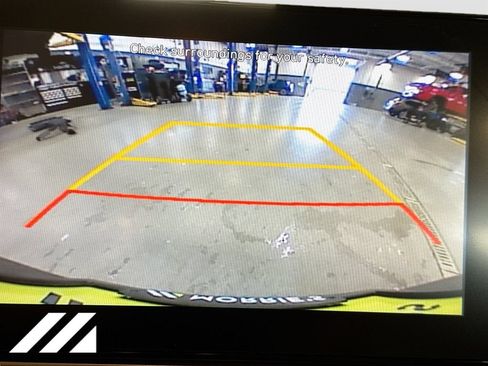 Used 2022 Hyundai Venue SEL FWD image 15