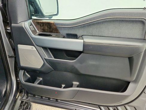 Used 2023 Ford F150 Lightning Lariat image 23