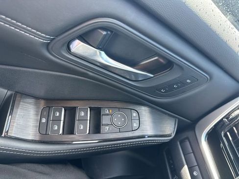 Used 2025 Nissan Rogue SL w/ Tech Package AWD/4WD image 21