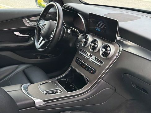 Used 2022 Mercedes-Benz GLC 300 4MATIC w/ Premium Package Lite image 8