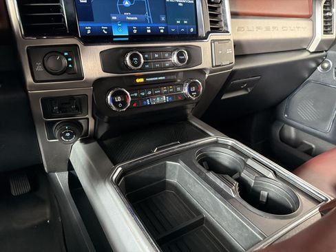 Used 2022 Ford F350 Platinum AWD/4WD image 25