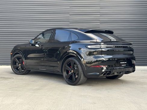 Certified 2025 Porsche Cayenne GTS w/ Technology Package image 3