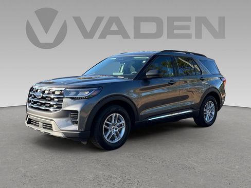 Used 2025 Ford Explorer Active image 24