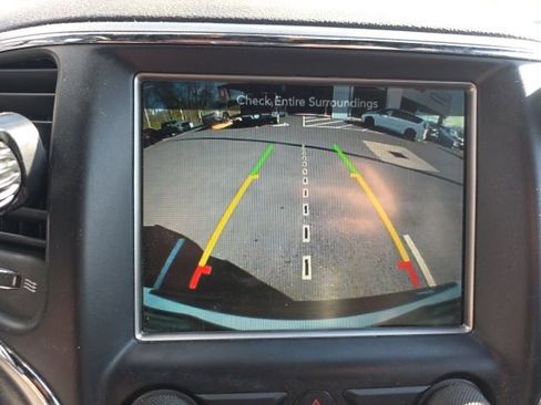 Used 2017 Jeep Grand Cherokee Altitude image 10