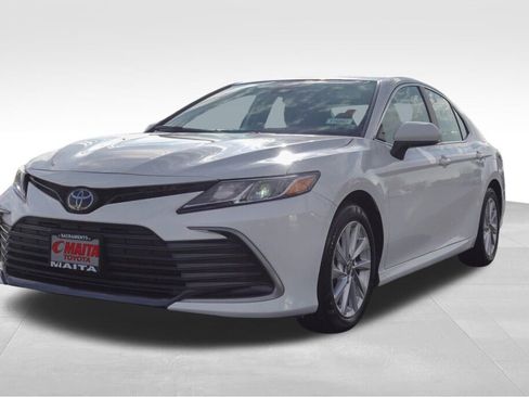 Used 2023 Toyota Camry LE image 8
