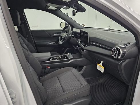 New 2026 Chevrolet Equinox LT w/ Safety and Technology Package FWD image 25