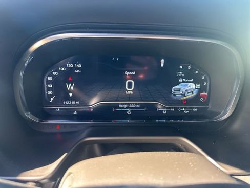 Used 2023 GMC Yukon XL SLT w/ SLT Premium Package image 13