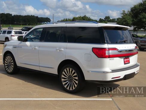 Used 2020 Lincoln Navigator Reserve w/ Luxury Package image 3