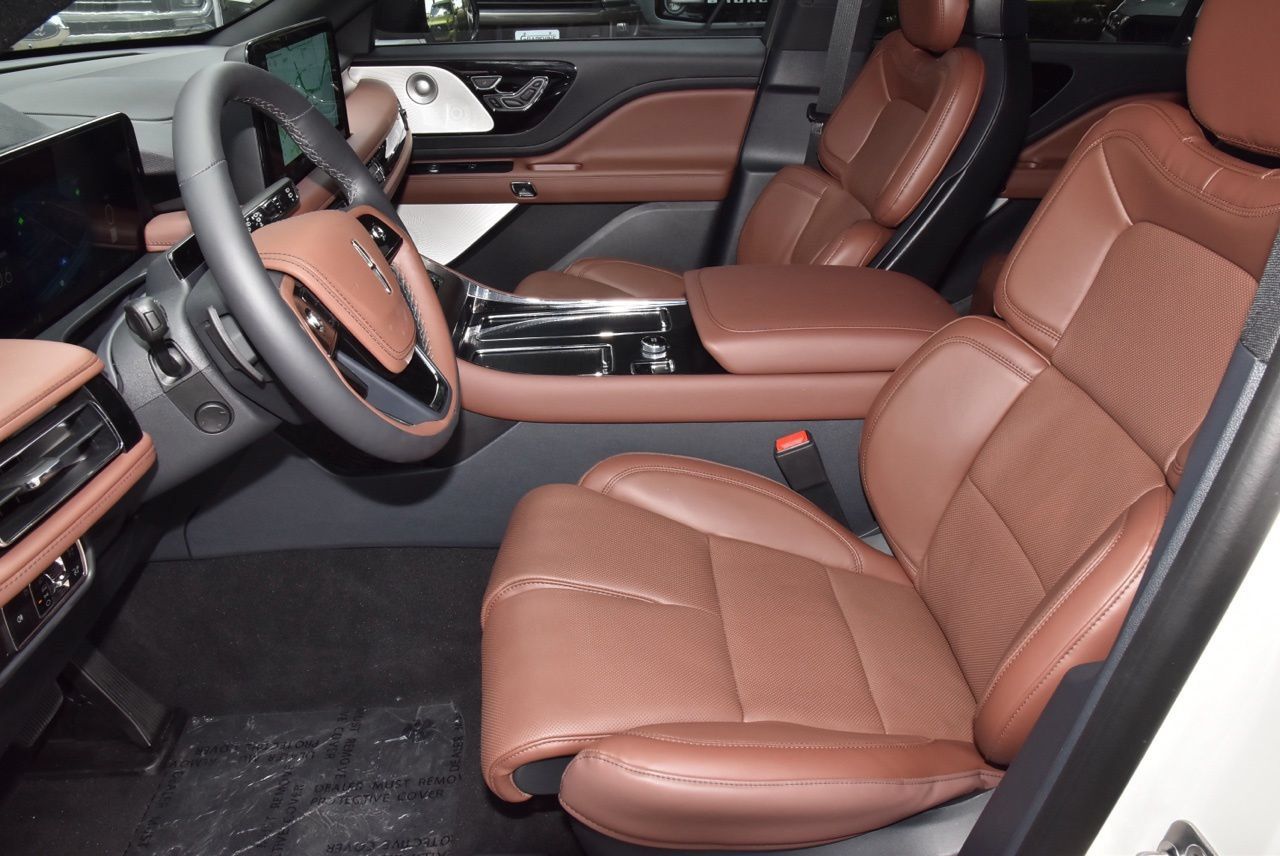 New 2026 Lincoln Aviator Reserve AWD/4WD image 13