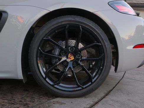 Used 2024 Porsche 718 Cayman image 41