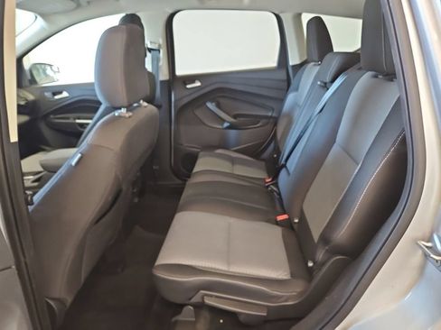 Used 2019 Ford Escape SE FWD image 3